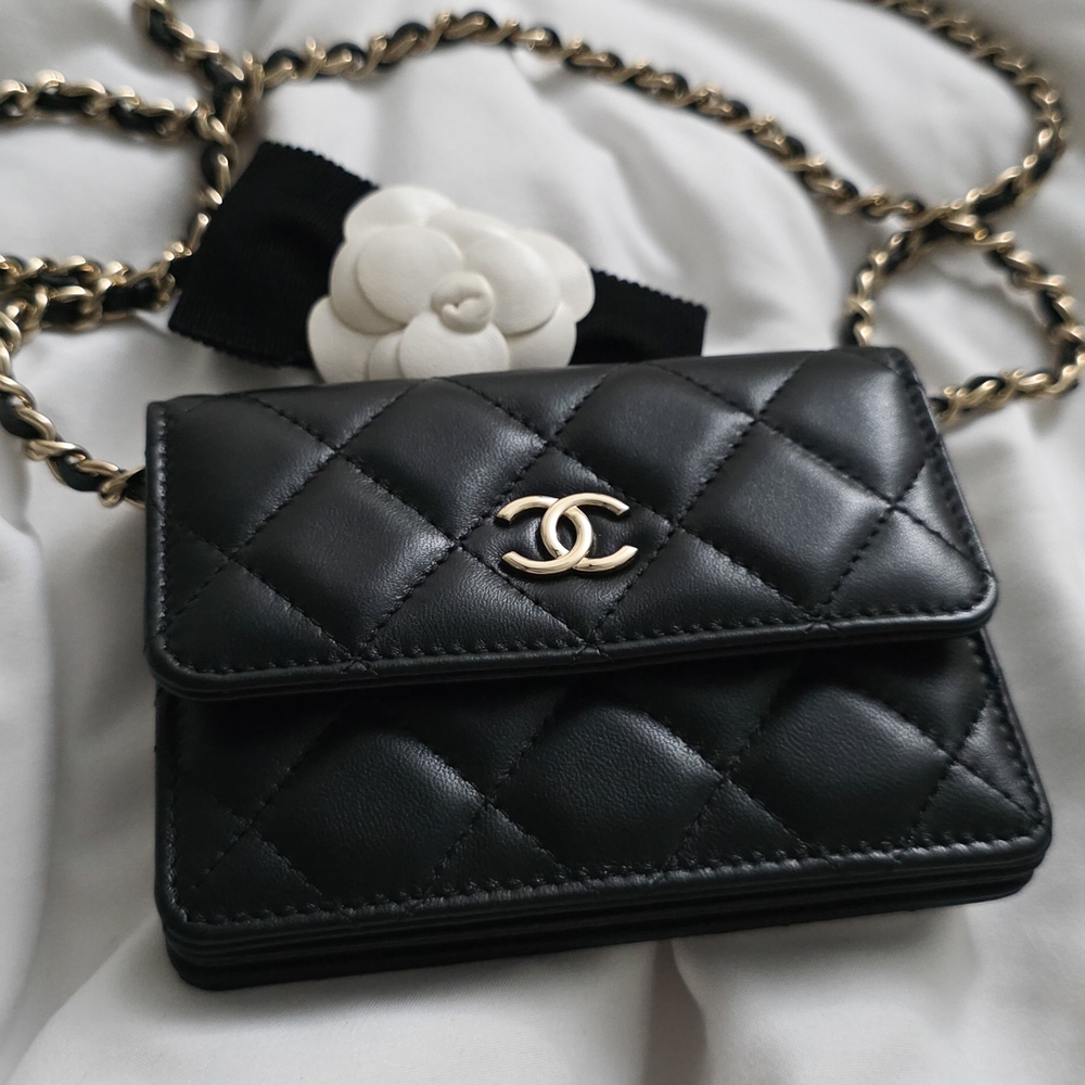 Chanel Women's Camellia Bow Flap Card Holder